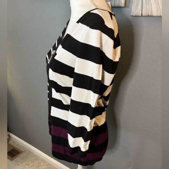 🎄White House Black Market Asymmetrical Sweater - Picture 6 of 10